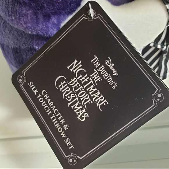 Disney Nightmare Before Christmas Throw with Hugger Plush - Picture 6 of 8